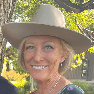 Meet your Posher, Cindy